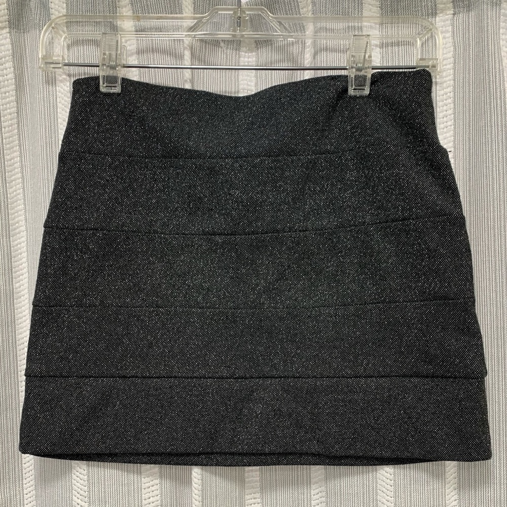 Windsor Mini Skirt Gray Black with Shimmer‎ Size M